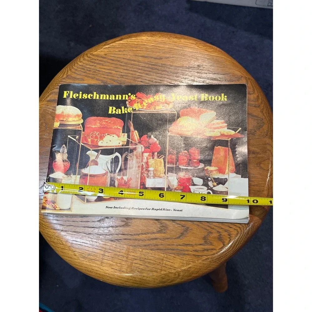 Vintage Fleischmann's Bake-It-Easy Yeast Book Cookbook RapidRise Recipes